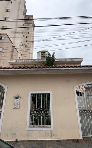Casa à venda com 424m², 3 quartos e 6 vagas Casa à venda com 424m², 3 quartos e 6 vagasFachada + plaquinha