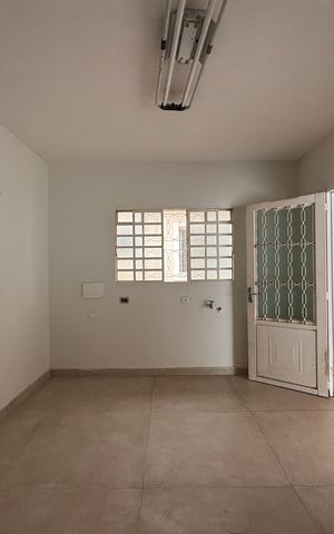 Casa à venda com 424m², 3 quartos e 6 vagas Casa à venda com 424m², 3 quartos e 6 vagasLavanderia