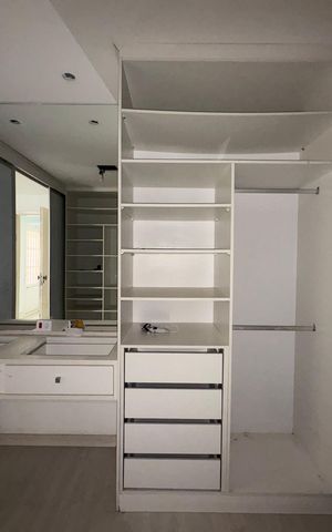 Casa à venda com 424m², 3 quartos e 6 vagas Casa à venda com 424m², 3 quartos e 6 vagasCloset da suíte 1