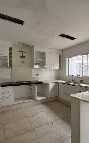 Casa à venda com 424m², 3 quartos e 6 vagas Casa à venda com 424m², 3 quartos e 6 vagasCozinha