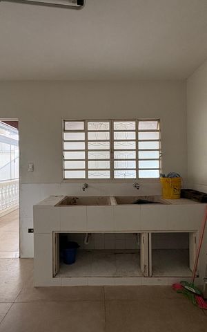 Casa à venda com 424m², 3 quartos e 6 vagas Casa à venda com 424m², 3 quartos e 6 vagasLavanderia