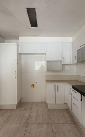 Casa à venda com 424m², 3 quartos e 6 vagas Casa à venda com 424m², 3 quartos e 6 vagasCozinha