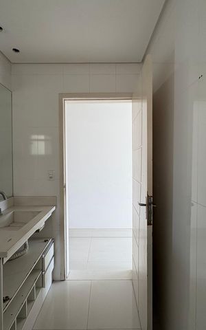 Casa à venda com 424m², 3 quartos e 6 vagas Casa à venda com 424m², 3 quartos e 6 vagasBanheiro