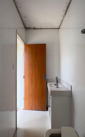 Casa à venda com 424m², 3 quartos e 6 vagas Casa à venda com 424m², 3 quartos e 6 vagasBanheiro 2