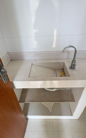 Casa à venda com 424m², 3 quartos e 6 vagas Casa à venda com 424m², 3 quartos e 6 vagasBanheiro 2