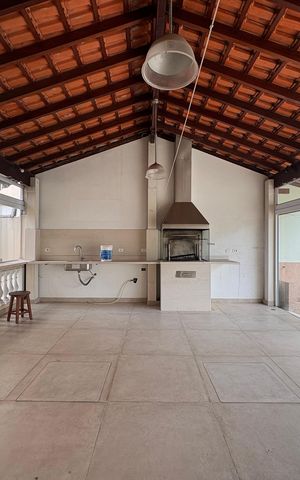 Casa à venda com 424m², 3 quartos e 6 vagas Casa à venda com 424m², 3 quartos e 6 vagasÁrea gourmet