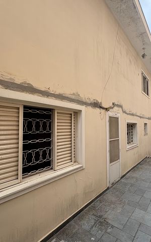 Casa à venda com 424m², 3 quartos e 6 vagas Casa à venda com 424m², 3 quartos e 6 vagasCorredor/ quintal casa