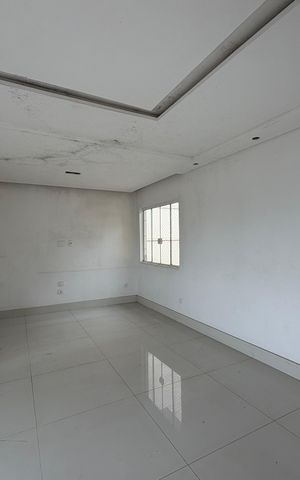 Casa à venda com 424m², 3 quartos e 6 vagas Casa à venda com 424m², 3 quartos e 6 vagasSala