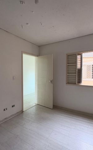 Casa à venda com 424m², 3 quartos e 6 vagas Casa à venda com 424m², 3 quartos e 6 vagasQuarto 1