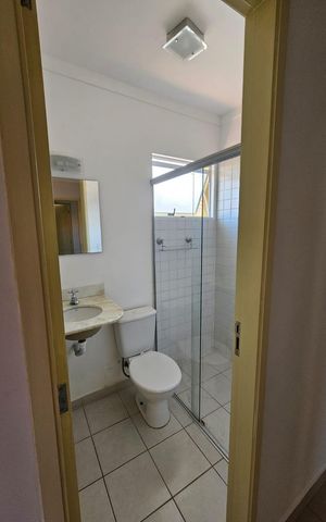Casa de condomínio para alugar com 110m², 3 quartos e 2 vagas Casa de condomínio para alugar com 110m², 3 quartos e 2 vagasBanheiro da Suíte