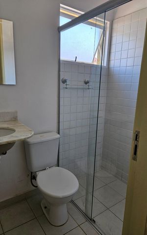 Casa de condomínio para alugar com 110m², 3 quartos e 2 vagas Casa de condomínio para alugar com 110m², 3 quartos e 2 vagasBanheiro da Suíte