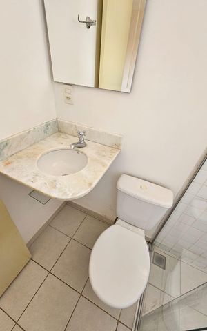 Casa de condomínio para alugar com 110m², 3 quartos e 2 vagas Casa de condomínio para alugar com 110m², 3 quartos e 2 vagasBanheiro da Suíte