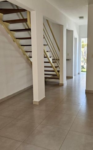 Casa de condomínio para alugar com 110m², 3 quartos e 2 vagas Casa de condomínio para alugar com 110m², 3 quartos e 2 vagasSala