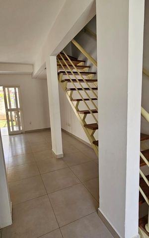 Casa de condomínio para alugar com 110m², 3 quartos e 2 vagas Casa de condomínio para alugar com 110m², 3 quartos e 2 vagasSala