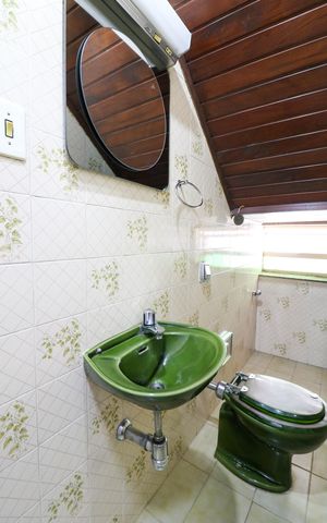 Casa à venda com 150m², 4 quartos e 2 vagas Casa à venda com 150m², 4 quartos e 2 vagasLavabo