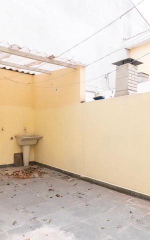 Casa para alugar com 80m², 2 quartos e 1 vagaÁrea de Serviço