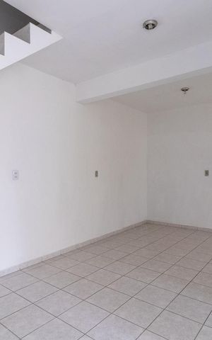 Casa para alugar com 80m², 2 quartos e 1 vagaSala
