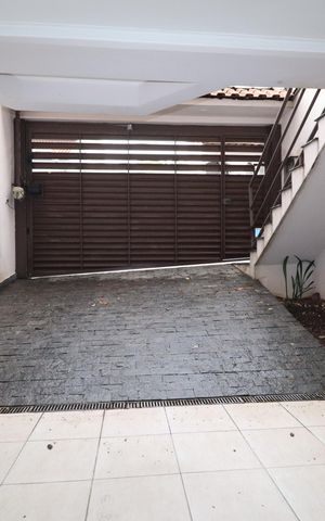 Casa à venda com 152m², 4 quartos e 2 vagasGaragem