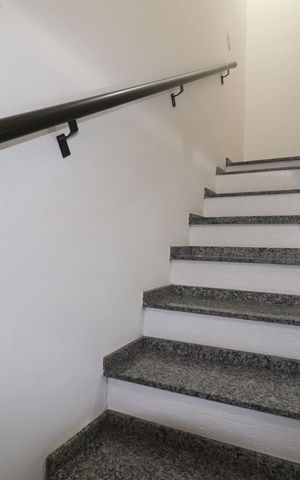 Casa à venda com 152m², 4 quartos e 2 vagasEscada
