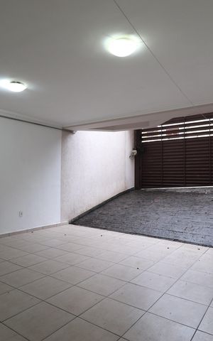 Casa à venda com 152m², 4 quartos e 2 vagasGaragem