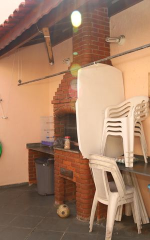Casa à venda com 300m², 4 quartos e 3 vagasÁrea Externa