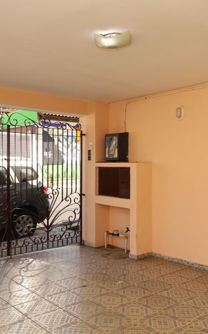 Casa à venda com 300m², 4 quartos e 3 vagasGaragem
