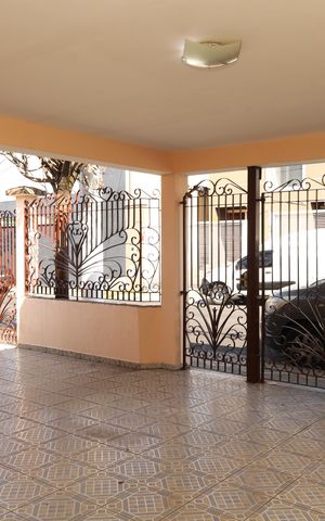 Casa à venda com 300m², 4 quartos e 3 vagasGaragem