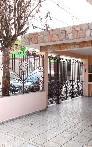 Casa à venda com 300m², 4 quartos e 3 vagasGaragem