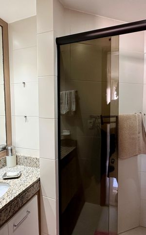 Apartamento à venda com 184m², 3 quartos e 2 vagas Apartamento à venda com 184m², 3 quartos e 2 vagasBanheiro da Suíte 1
