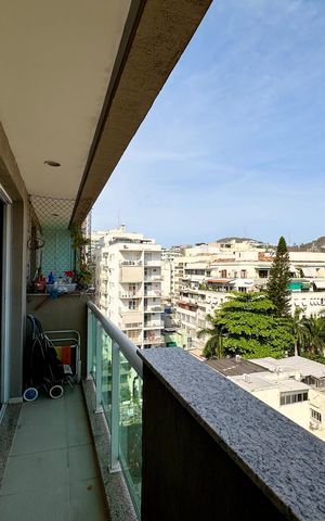 Apartamento à venda com 184m², 3 quartos e 2 vagas Apartamento à venda com 184m², 3 quartos e 2 vagasVaranda