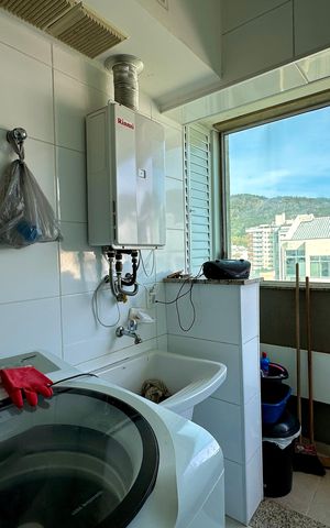 Apartamento à venda com 184m², 3 quartos e 2 vagas Apartamento à venda com 184m², 3 quartos e 2 vagasÁrea de Serviço