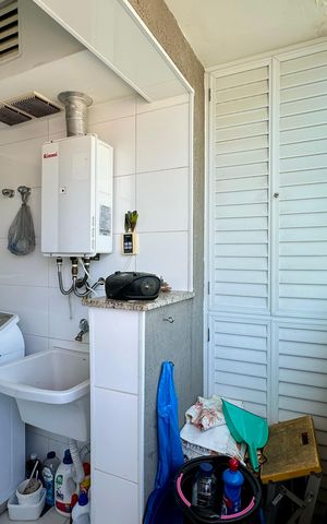 Apartamento à venda com 184m², 3 quartos e 2 vagas Apartamento à venda com 184m², 3 quartos e 2 vagasÁrea de Serviço