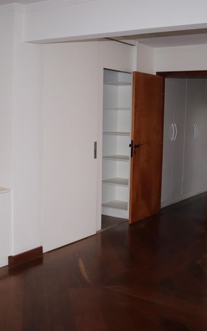 Apartamento à venda com 195m², 2 quartos e 3 vagasSuíte 2