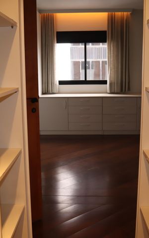 Apartamento à venda com 195m², 2 quartos e 3 vagasCloset da Suíte 2