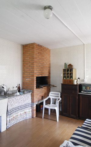 Casa à venda com 300m², 4 quartos e 2 vagasChurrasqueira