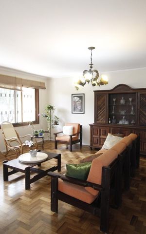 Casa à venda com 300m², 4 quartos e 2 vagasSala