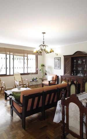 Casa à venda com 300m², 4 quartos e 2 vagasSala
