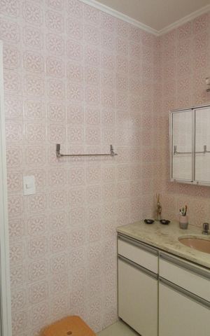 Casa à venda com 300m², 4 quartos e 2 vagasBanheiro
