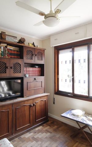 Casa à venda com 300m², 4 quartos e 2 vagasEscritório