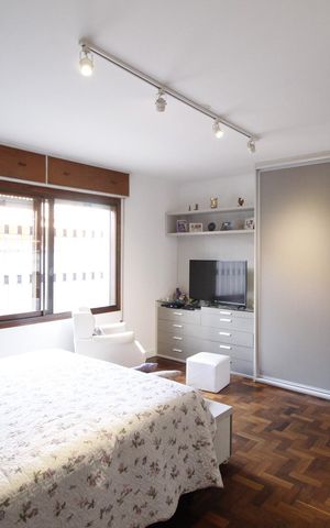 Casa à venda com 300m², 4 quartos e 2 vagasSuíte