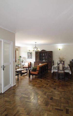 Casa à venda com 300m², 4 quartos e 2 vagasSala