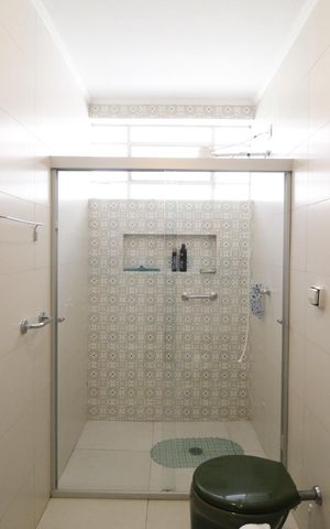 Casa à venda com 300m², 4 quartos e 2 vagasBanheiro da Suíte