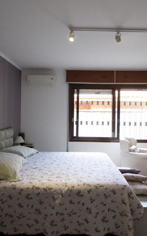 Casa à venda com 300m², 4 quartos e 2 vagasSuíte