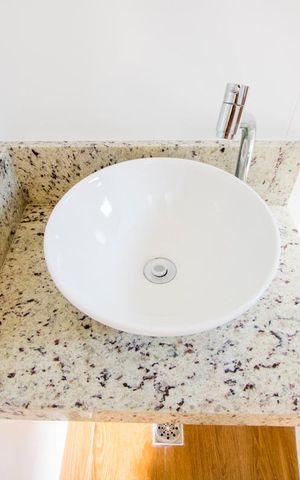 Apartamento à venda com 49m², 2 quartos e 1 vaga Apartamento à venda com 49m², 2 quartos e 1 vagaBanheiro da Suíte