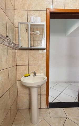 Casa para alugar com 150m², 4 quartos e 3 vagas Casa para alugar com 150m², 4 quartos e 3 vagasBanheiro