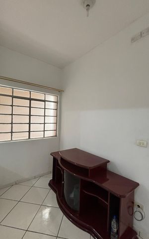 Casa para alugar com 150m², 4 quartos e 3 vagas Casa para alugar com 150m², 4 quartos e 3 vagasSala