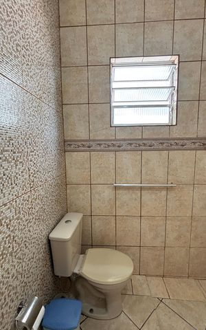 Casa para alugar com 150m², 4 quartos e 3 vagas Casa para alugar com 150m², 4 quartos e 3 vagasBanheiro