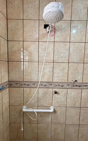 Casa para alugar com 150m², 4 quartos e 3 vagas Casa para alugar com 150m², 4 quartos e 3 vagasBanheiro