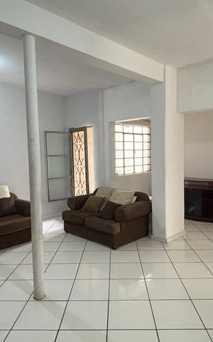 Casa para alugar com 150m², 4 quartos e 3 vagas Casa para alugar com 150m², 4 quartos e 3 vagasSala