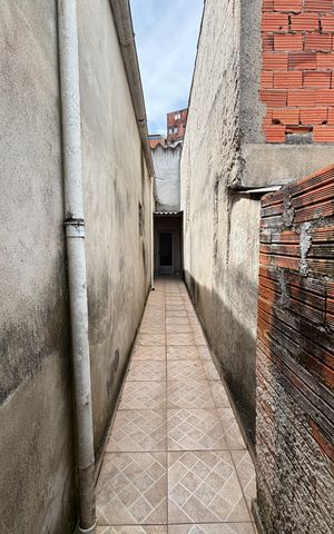 Casa para alugar com 150m², 4 quartos e 3 vagas Casa para alugar com 150m², 4 quartos e 3 vagasCorredor